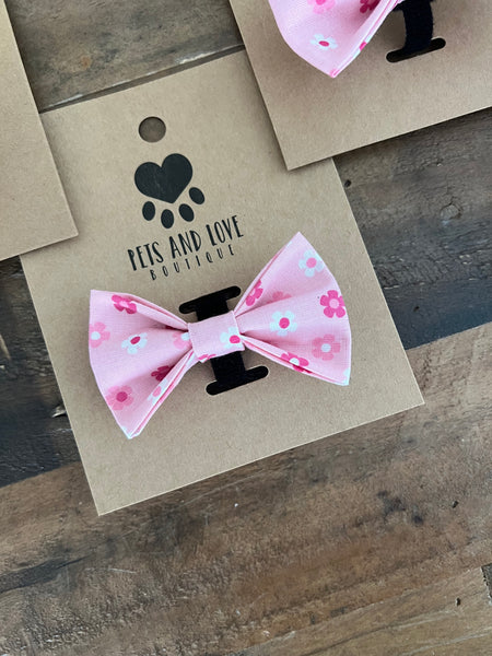 Retro Pink Daisy Pet Bow